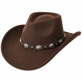 Sombrero vaquero marrón con banda decorativa de metal