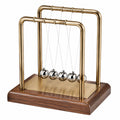 Péndulo de Newton Decorativo Dorado y Plateado con Base de Madera